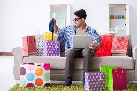 华尔街：金钱永不眠